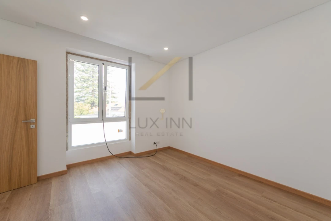 Moradia T5 para Venda em Carcavelos e Parede Foto 30