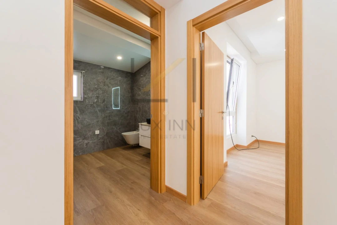 Moradia T5 para Venda em Carcavelos e Parede Foto 32