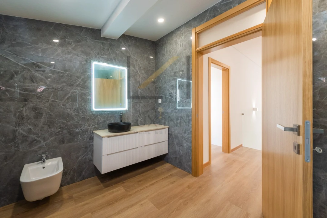 Moradia T5 para Venda em Carcavelos e Parede Foto 34