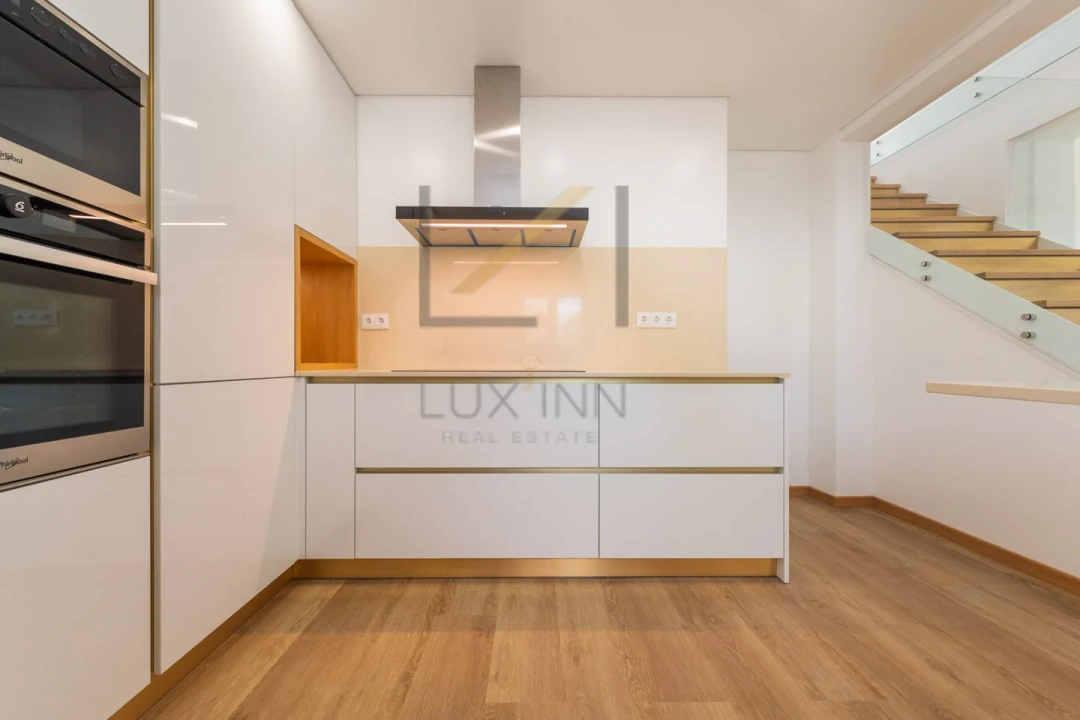 Moradia T5 para Venda em Carcavelos e Parede Foto 44