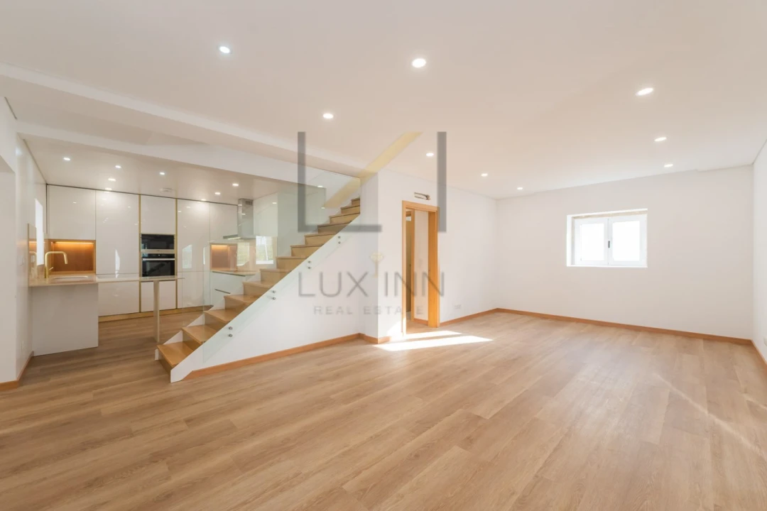 Moradia T5 para Venda em Carcavelos e Parede Foto 47