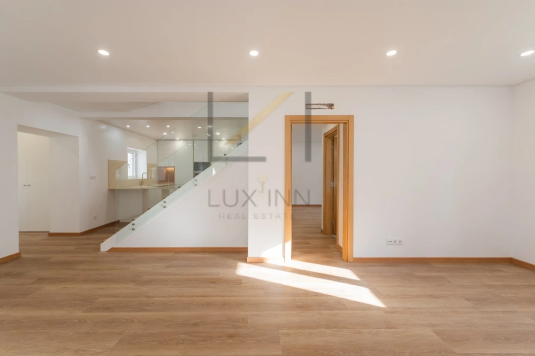 Moradia T5 para Venda em Carcavelos e Parede Foto 49