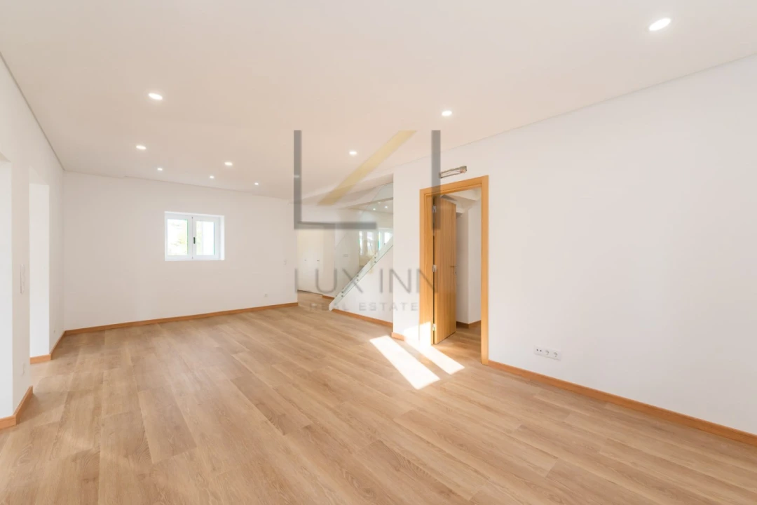 Moradia T5 para Venda em Carcavelos e Parede Foto 50