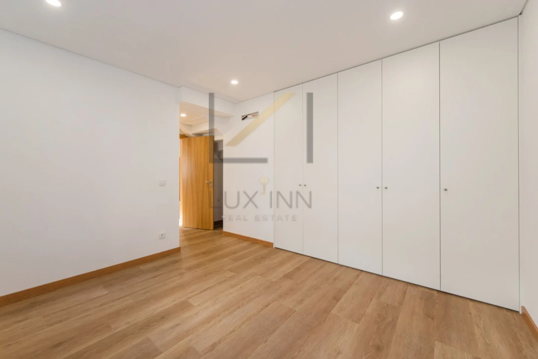 Moradia T5 para Venda em Carcavelos e Parede Foto 57