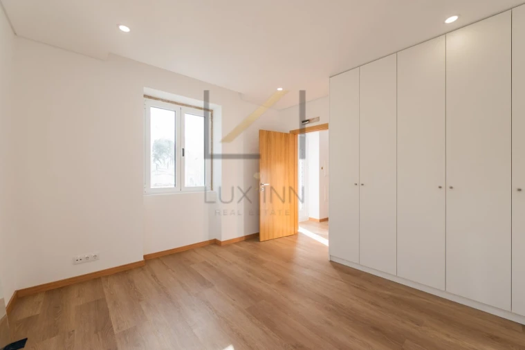 Moradia T5 para Venda em Carcavelos e Parede Foto 14