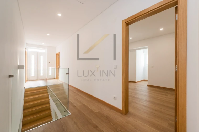 Moradia T5 para Venda em Carcavelos e Parede Foto 18