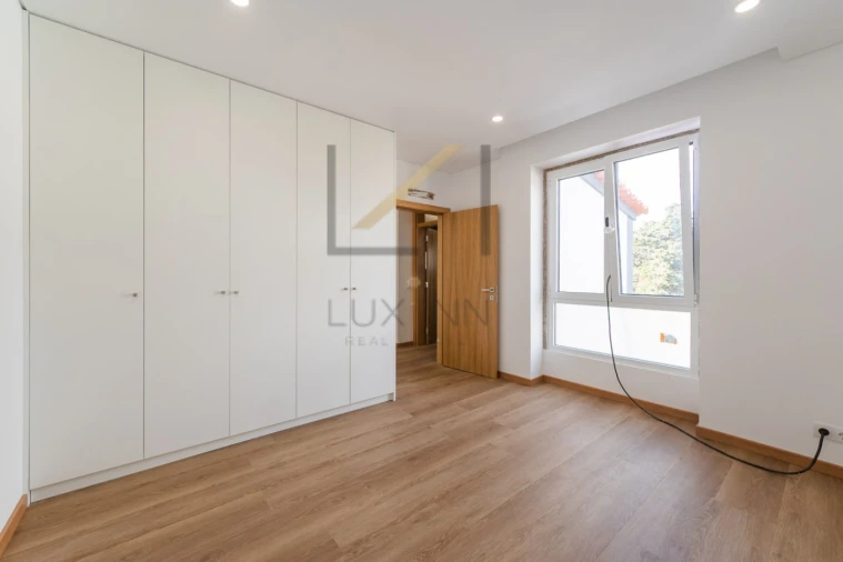 Moradia T5 para Venda em Carcavelos e Parede Foto 28