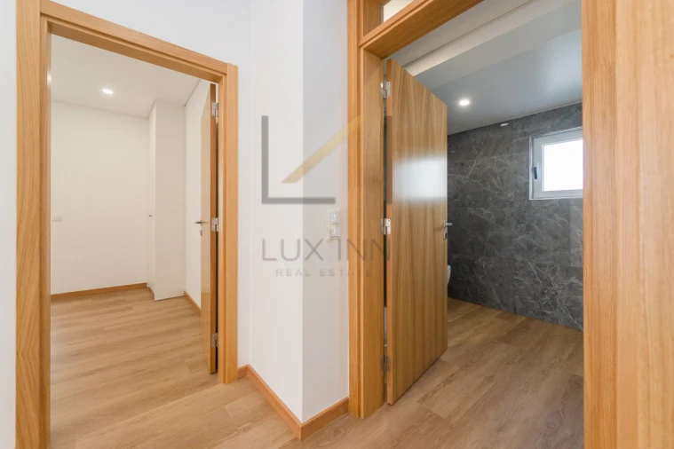 Moradia T5 para Venda em Carcavelos e Parede Foto 36