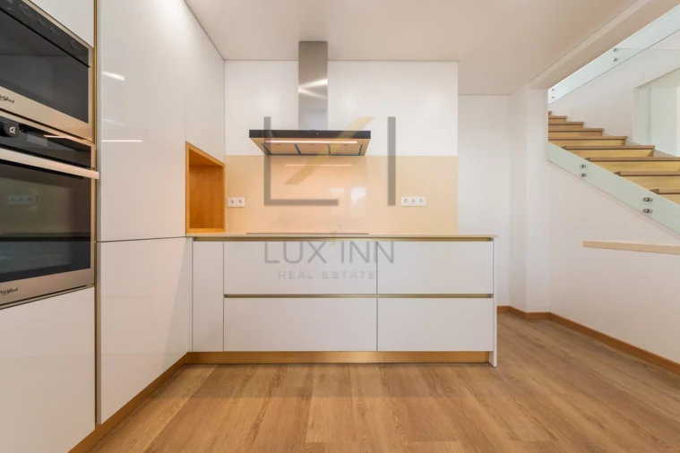 Moradia T5 para Venda em Carcavelos e Parede Foto 44