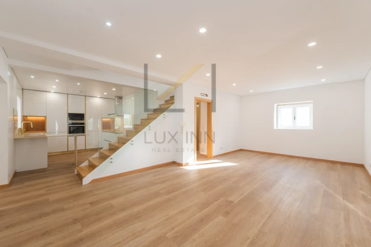 Moradia T5 para Venda em Carcavelos e Parede Foto 47