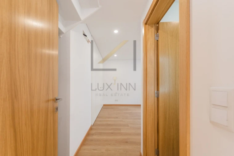 Moradia T5 para Venda em Carcavelos e Parede Foto 53