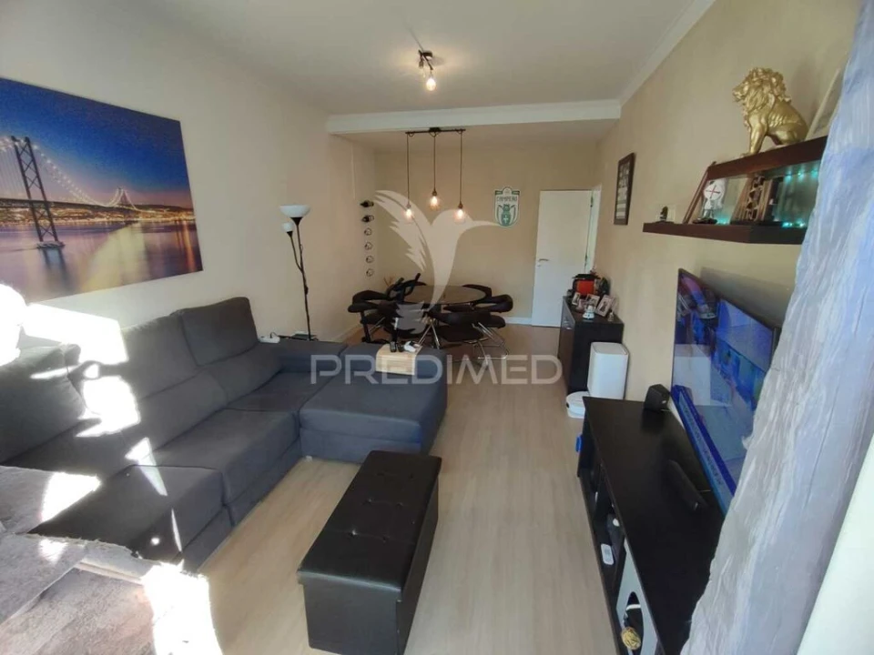 Apartamento T3 para Venda em Almada, Cova da Piedade, Pragal e Cacilhas Foto 1