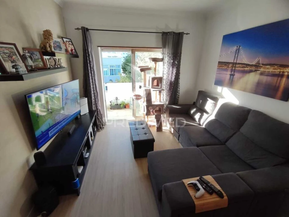 Apartamento T3 para Venda em Almada, Cova da Piedade, Pragal e Cacilhas Foto 2