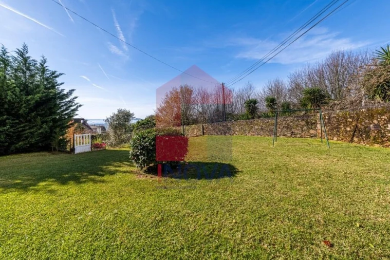 Moradia T5 para Venda em Pico de Regalados, Gondiães e Mós Foto 28