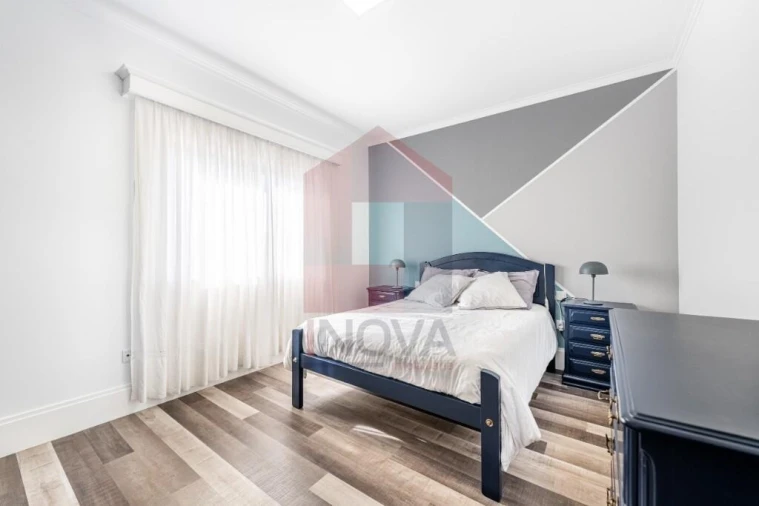 Moradia T5 para Venda em Pico de Regalados, Gondiães e Mós Foto 15