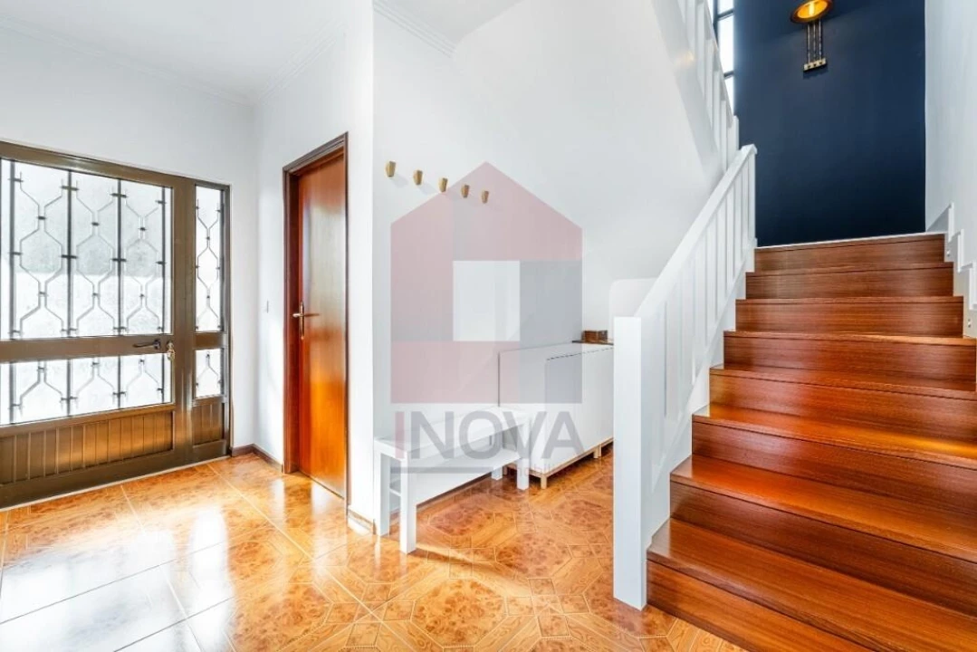 Moradia T5 para Venda em Moure Foto 4