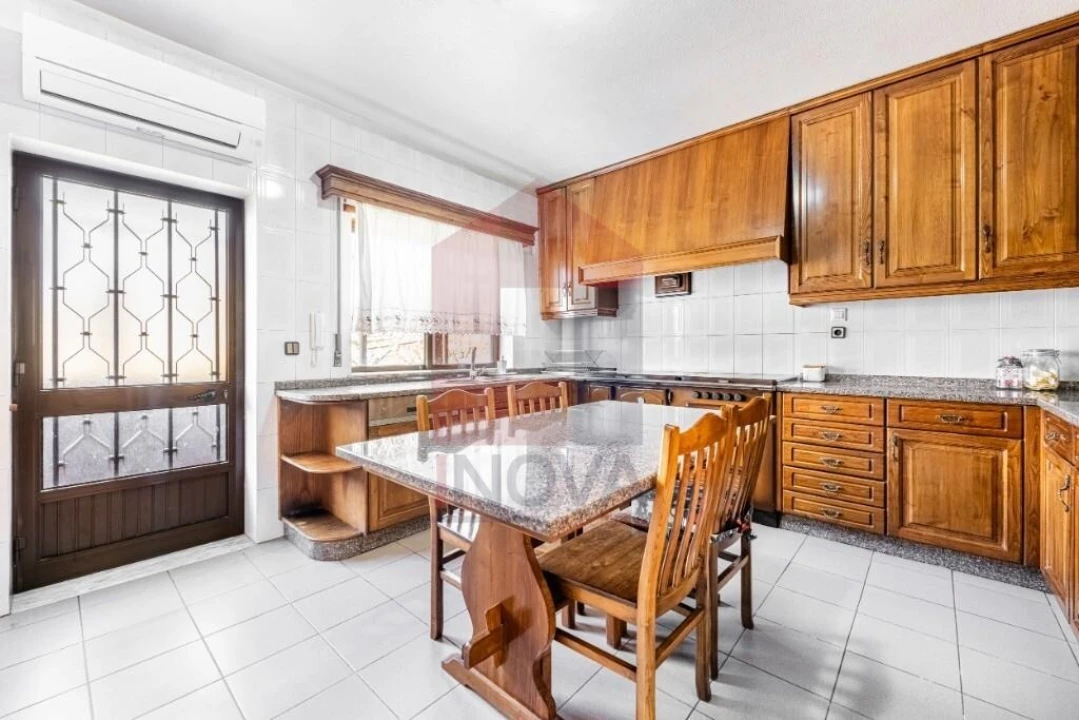 Moradia T5 para Venda em Moure Foto 5