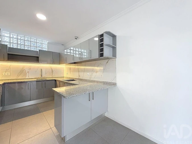 Moradia T3 para Venda em Funchal (São Pedro) Foto 4