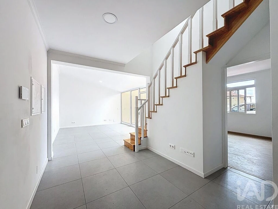 Moradia T3 para Venda em Funchal (São Pedro) Foto 3