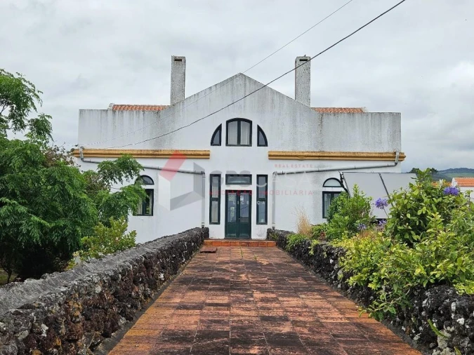 Moradia T5 para Venda em São Mateus da Calheta Foto 2