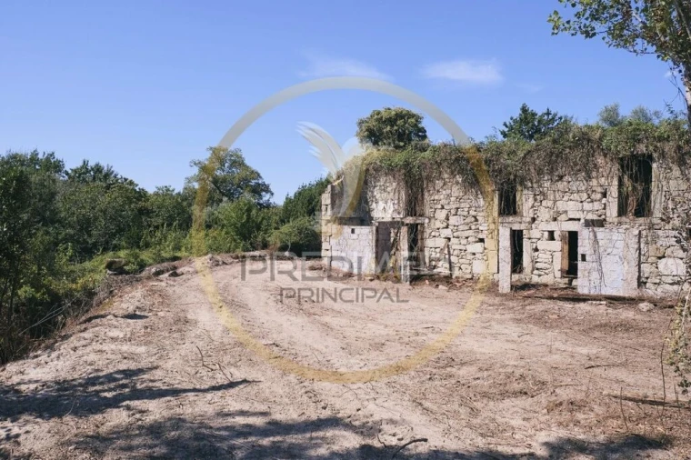 Moradia T4 para Venda em Monsul Foto 4