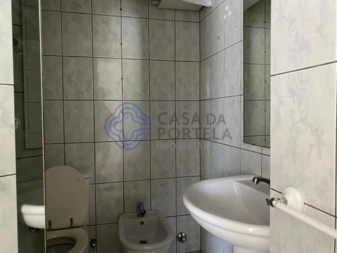 Loja para Arrendamento em Santa Maria da Feira, Travanca, Sanfins e Espargo Foto 4