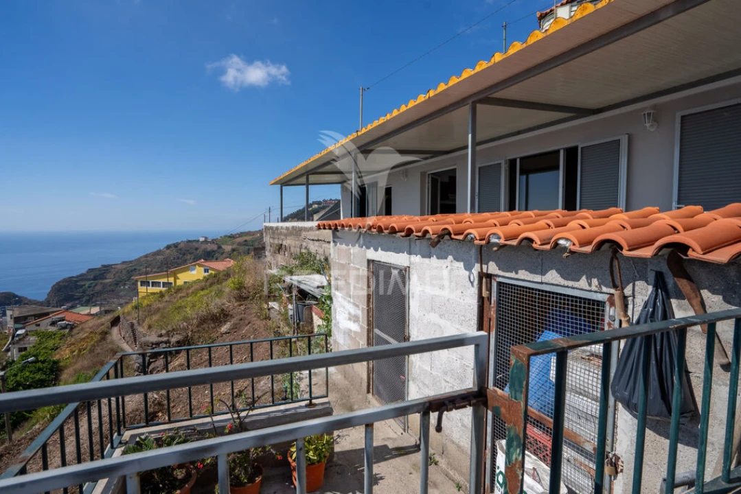 Moradia T2 para Venda em Camara de Lobos Foto 3