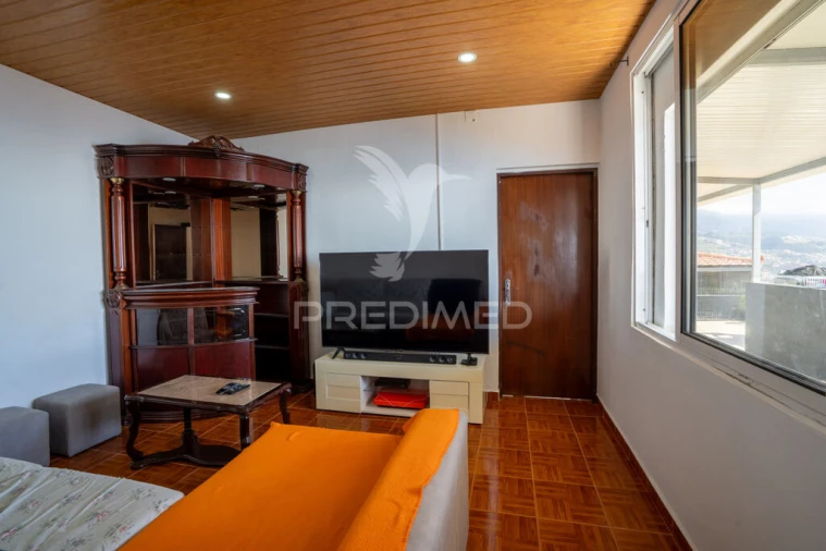 Moradia T2 para Venda em Camara de Lobos Foto 10