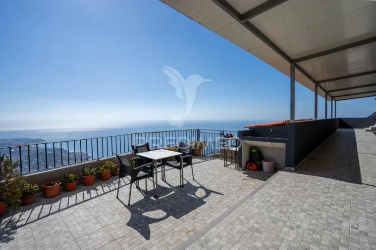 Moradia T2 para Venda em Camara de Lobos Foto 4