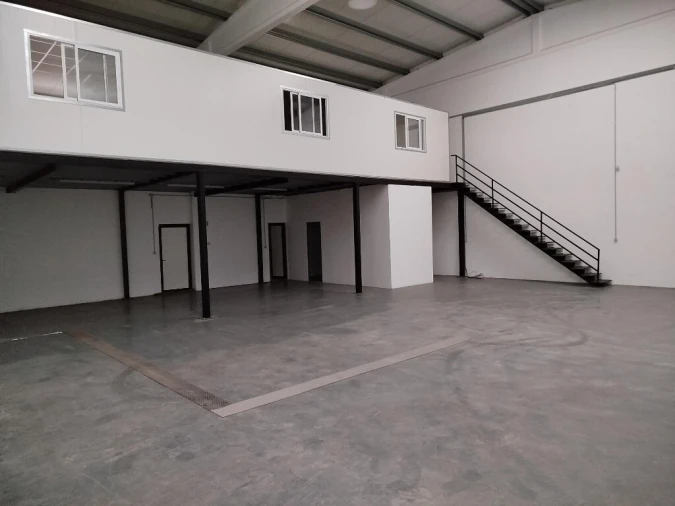 Armazém para Arrendamento em Santa Maria e São Miguel, São Martinho, São Pedro Penaferrim