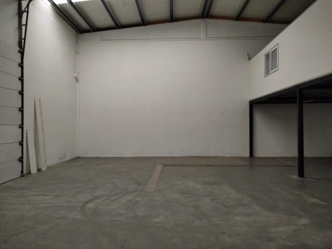 Armazém para Arrendamento em Santa Maria e São Miguel, São Martinho, São Pedro Penaferrim Foto 5