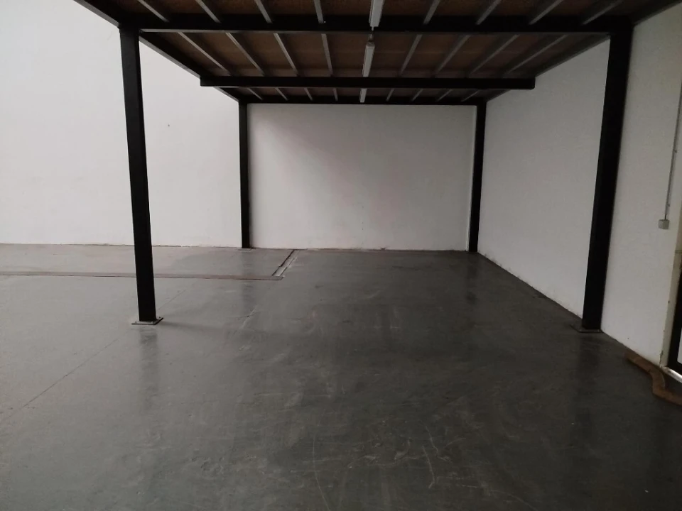 Armazém para Arrendamento em Santa Maria e São Miguel, São Martinho, São Pedro Penaferrim Foto 6