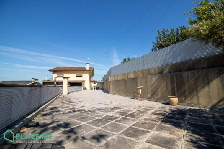 Moradia T4 para Venda em Palmeira Foto 11