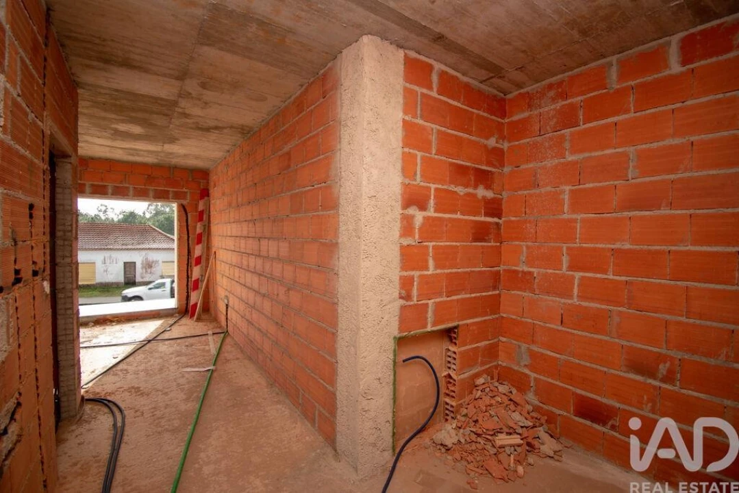 Moradia T4 para Venda em Maceira Foto 11