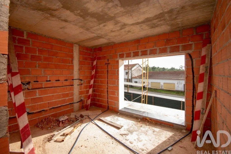 Moradia T4 para Venda em Maceira Foto 12