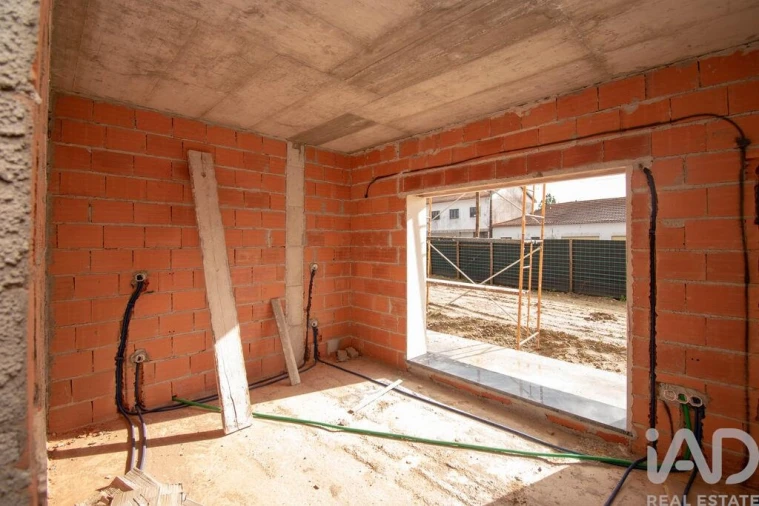 Moradia T4 para Venda em Maceira Foto 5