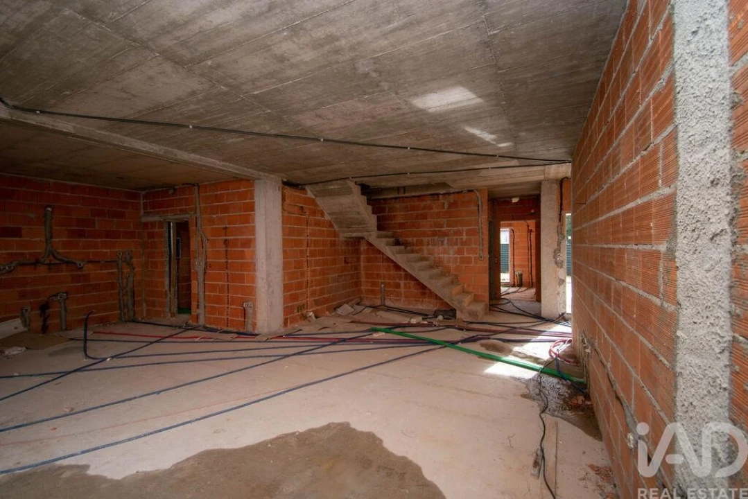 Moradia T4 para Venda em Maceira Foto 4