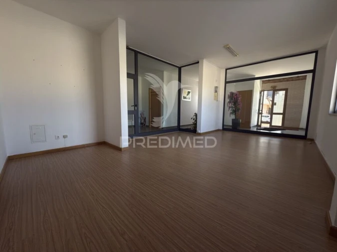 Loja para Arrendamento em Barbacena e Vila Fernando Foto 11