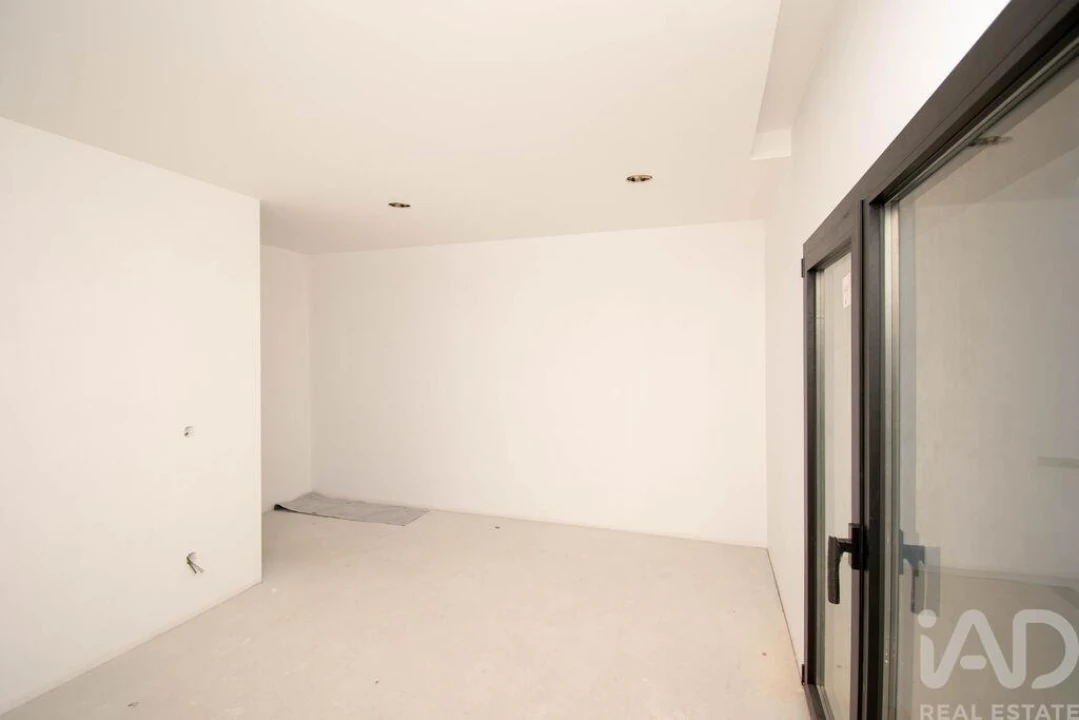 Moradia T4 para Venda em Maceira Foto 13