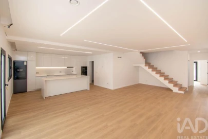 Moradia T4 para Venda em Maceira