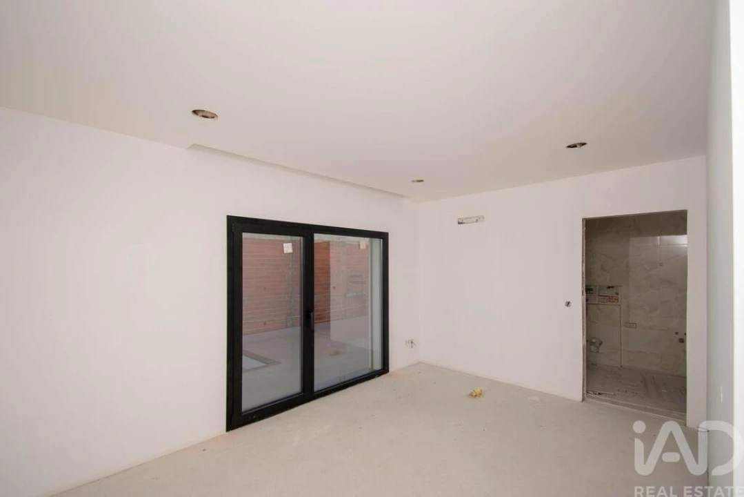 Moradia T4 para Venda em Maceira Foto 12