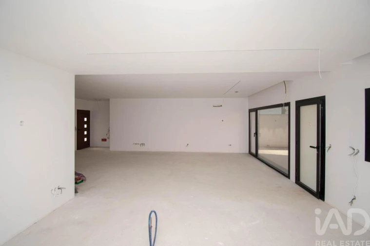 Moradia T4 para Venda em Maceira Foto 5