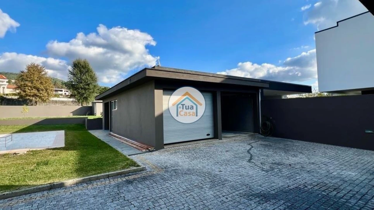 Moradia T4 para Venda em Caldas de Vizela (São Miguel e São João) Foto 3