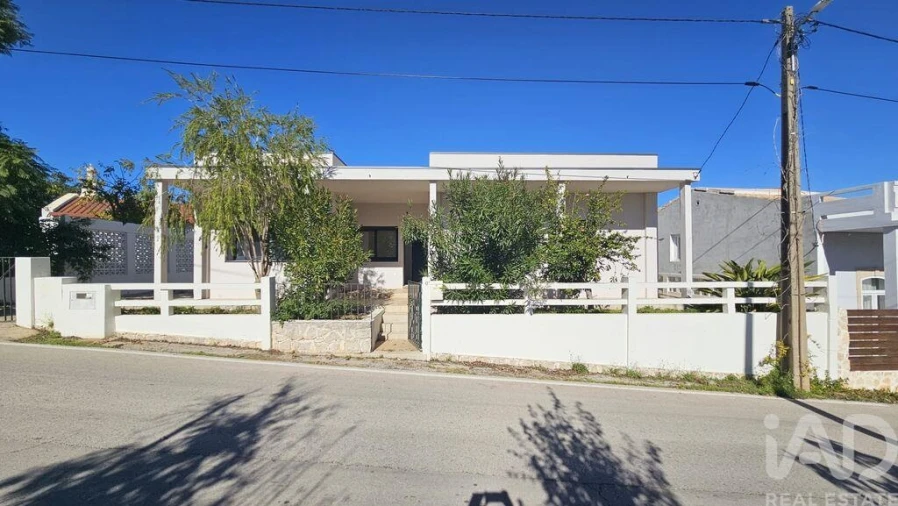 Moradia T3 para Venda em Loule (São Sebastião) Foto 1