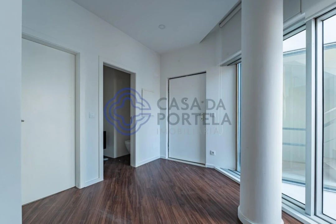 Apartamento T3 para Venda em Lordelo do Ouro e Massarelos Foto 5