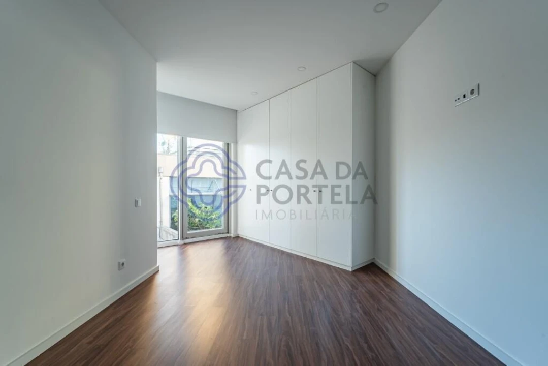 Apartamento T3 para Venda em Lordelo do Ouro e Massarelos Foto 13