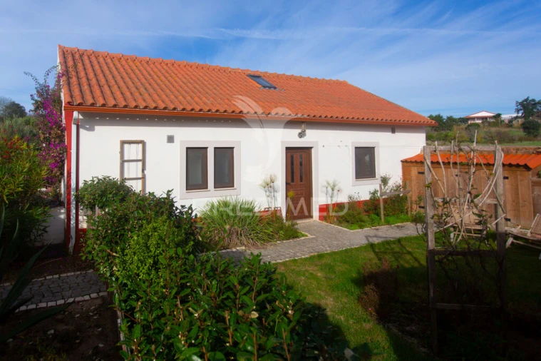 Moradia T5 para Venda em Santa Maria, São Pedro e Sobral da Lagoa Foto 1