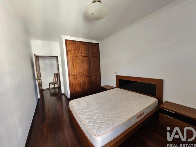 Apartamento T1 para Arrendamento em São Martinho Foto 5