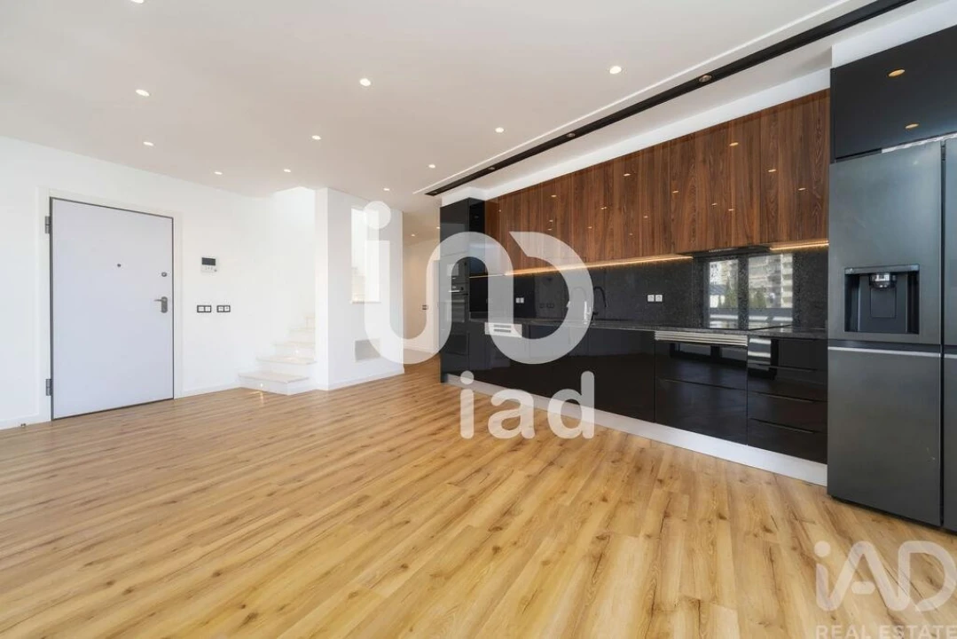 Apartamento T3 para Venda em Faro (Sé e São Pedro) Foto 2