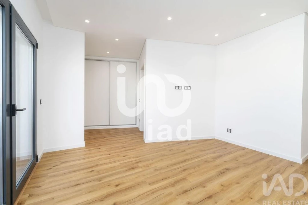 Apartamento T3 para Venda em Faro (Sé e São Pedro) Foto 7